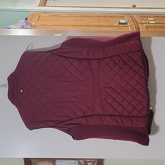 Vest - Picture 2 of 4